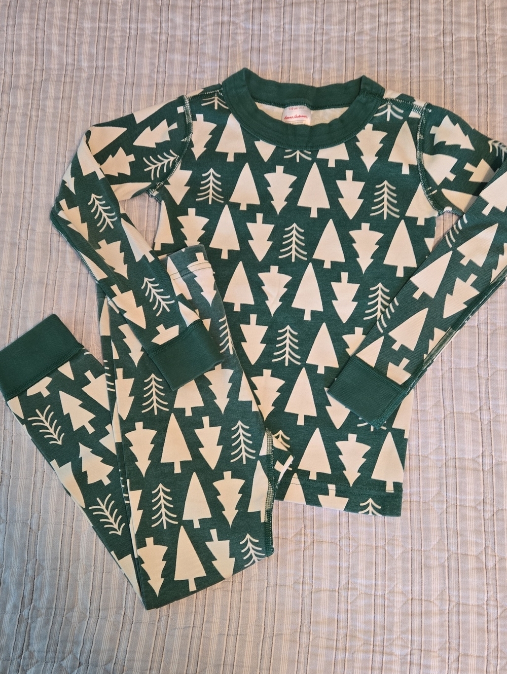 Hanna Andersson Green and White Tree Print Pajama Set